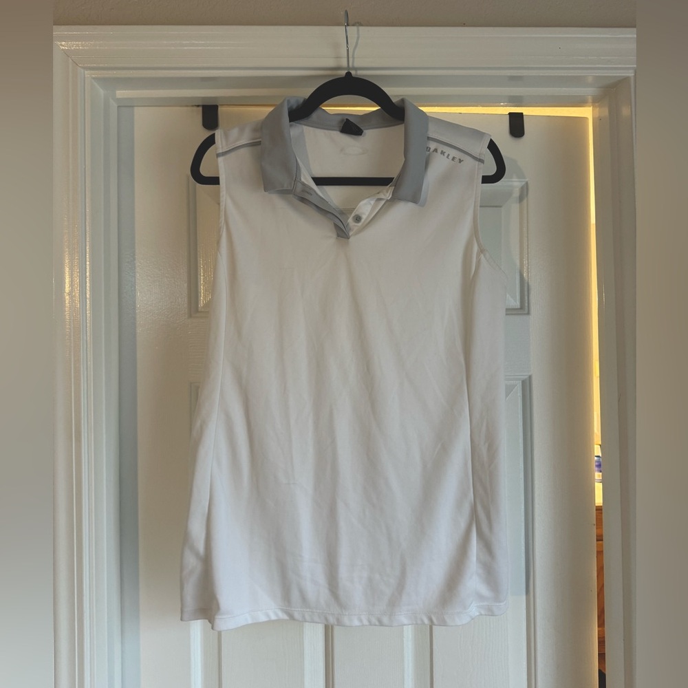 Oakley sleeveless golf tank